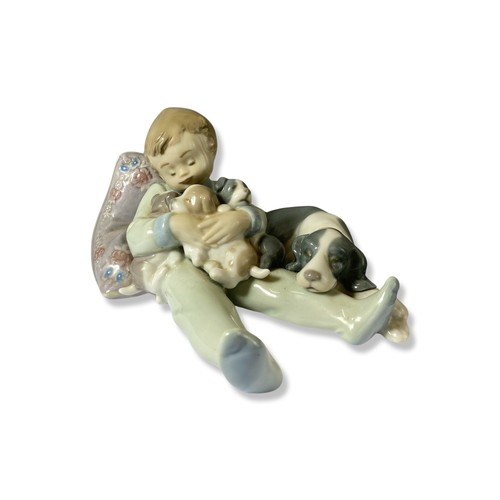 60 - Lladro 1535 Sweet Dreams in good condition with original box