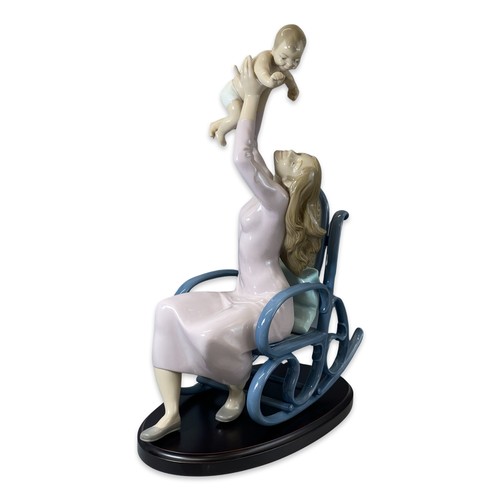 91 - Lladro 5864 Maternal Joys Signed and dated Good condition comes in original box with plinth and cert... 