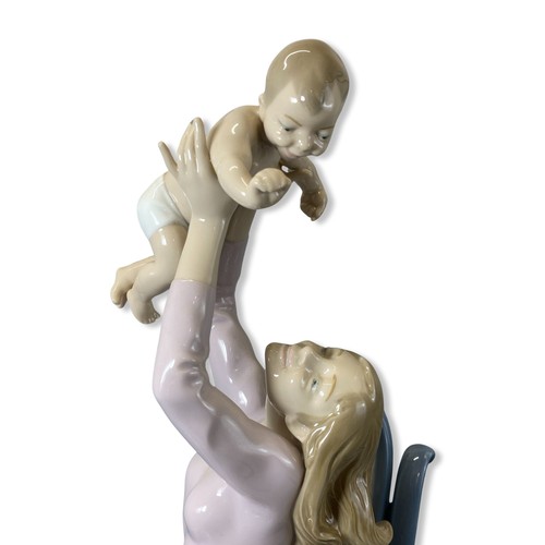 91 - Lladro 5864 Maternal Joys Signed and dated Good condition comes in original box with plinth and cert... 