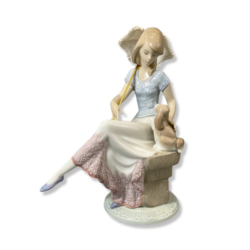 109 - Lladro 7612 Picture perfect with damaged parasol comes in original box