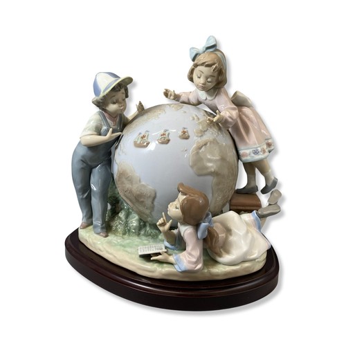 92 - Lladro 5847 The voyage of Columbus Signed and dated Good condition comes in original box with plinth... 