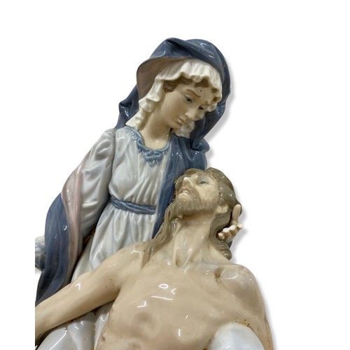 90 - Lladro 5541 Pious Signed and dated Good condition comes with plinth and in original box