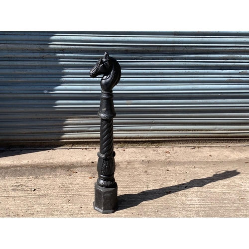 55 - LARGE CAST IRON HORSE HEAD RING BOLLARD