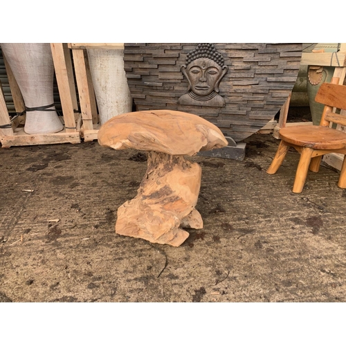 16 - HEAVY DRIFTWOOD GARDEN MUSHROOM SEAT