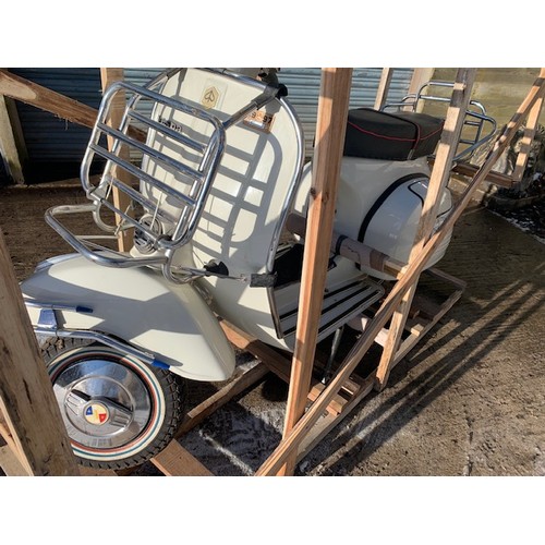 112 - 1970s VESPA 150CC, VERY GOOD CONDITION, CHROME FRONT RACK, BACK RACK, SIDE STEPS, STARTS/RUNS/DRIVES... 