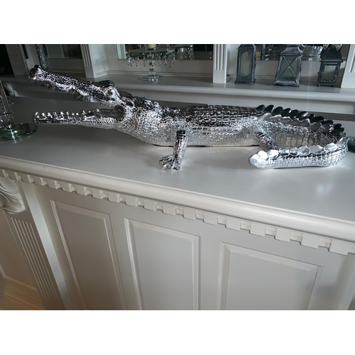 114 - BOXED NEW LARGE ALIGATOR FIGURE IN CHROME FINISH