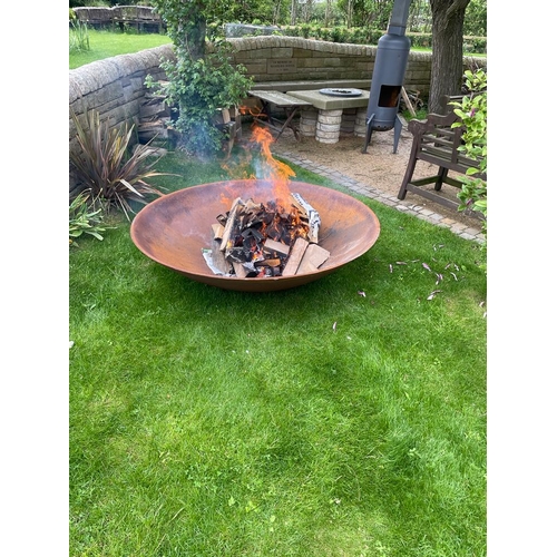 127 - HUGE 1.5M DIAMETER CONTEMPORARY RUSTIC FIREPIT LOG BURNER FIREPIT ON BASE