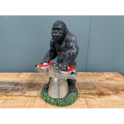 33 - BOXED NEW RESIN DJ GORILLA STATUE (H: 27cm W: 15cm D: 13cm)