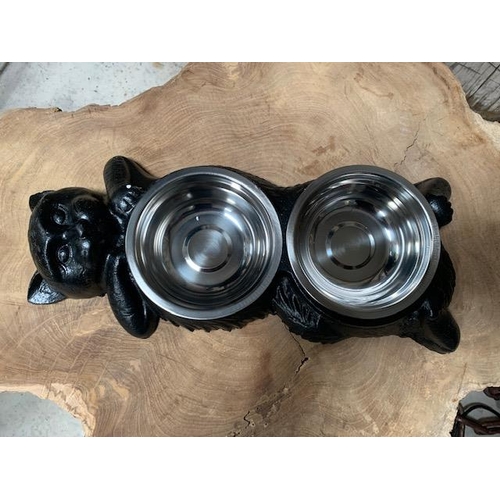 38 - BOXED NEW CAST IRON CAT DISH HOLDER WITH 2 REMOVABLE DISHES (H: 4cm W: 40cm D: 18cm)