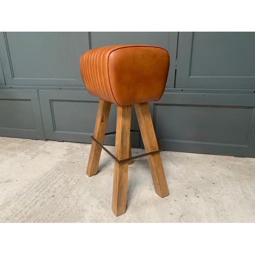 86 - LARGE VINTAGE INDUSTRIAL STYLE RIBBED LEATHER POMMEL HORSE STOOL IN TAN