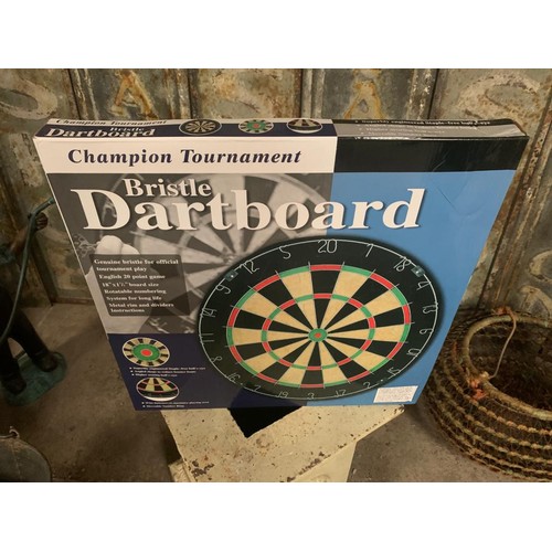 143 - NEW BOXED CHAMPION TOURNAMENT DART BOARD