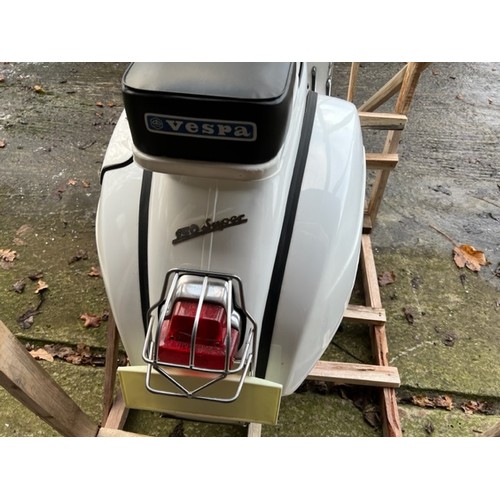 1 - 1970s VESPA SUPER 150CC, STARTS/DRIVES, GREAT CONDITION, RECENTLY RESPRAYED AND NEW SEAT - NEEDS RE-... 