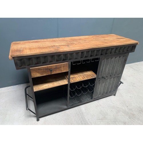 5 - BRAND NEW BOXED LARGE INDUSTRIAL FULLY FITTED HOME BAR COUNTER IN A RUSTIC FINISH