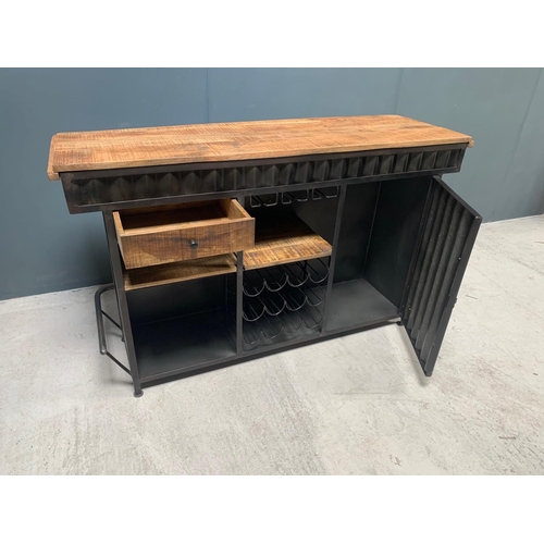 5 - BRAND NEW BOXED LARGE INDUSTRIAL FULLY FITTED HOME BAR COUNTER IN A RUSTIC FINISH