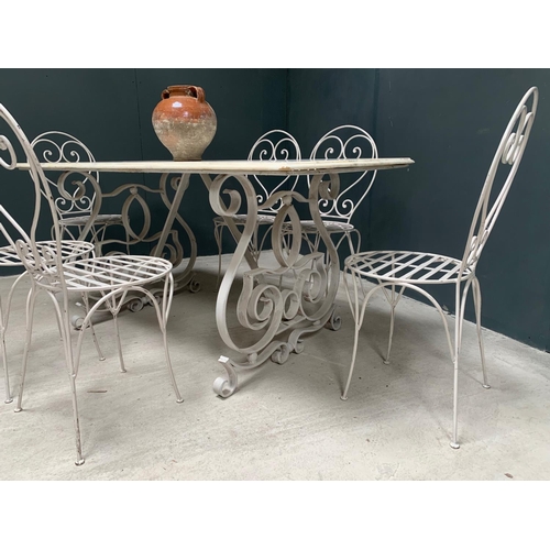 55 - EGYPTIAN HEAVY IRON ORNATE TABLE BASE WITH WHITE MARBLE TOP AND 6 IRON HEAVY FORGED CHAIRS