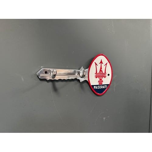 155 - CAST METAL MASERATTI KEY RING HANGER