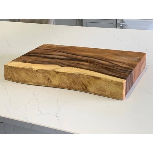 61 - MASSIVE 60X40 HEAVY TEXAN STYLE WOODEN CHOPPING BOARD