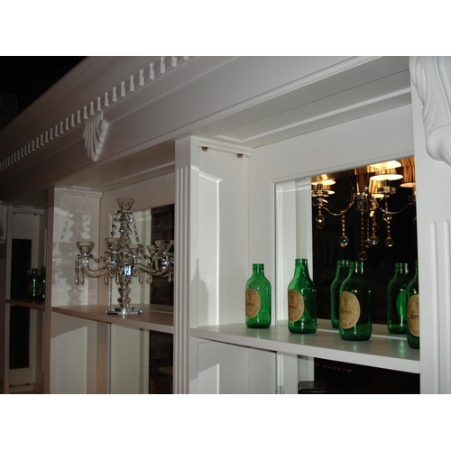 77 - NEW HIGH QUALITY 2.6 M SOLID MAHOGANY FRONT COUNTER AND BACK BAR IN WHITE