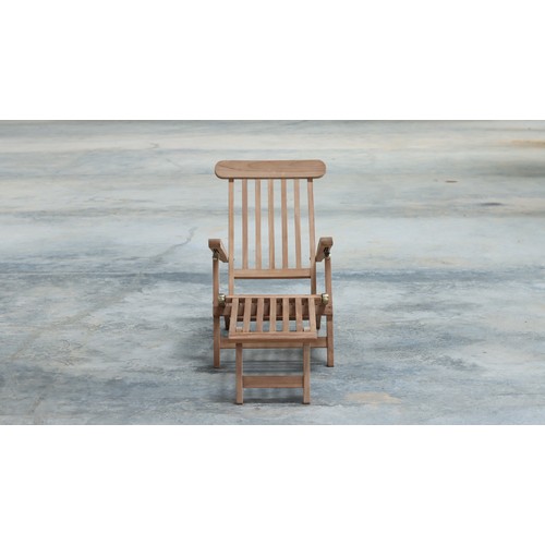 117 - BRAND NEW PACKAGED SOLID TEAK STEAMER CHAIR/LOUNGER