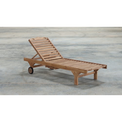 120 - BRAND NEW PACKAGED SOLID TEAK SUNLOUNGER ON RUBBER BOUND TEAK WHEELS WITH EXTENDING SIDE TABLE