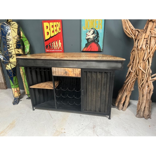 91 - LARGE INDUSTRIAL FULLY FITTED BOW FRONT HOME BAR/COUNTER