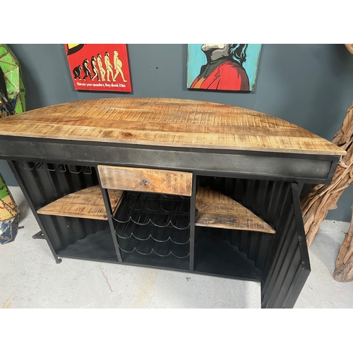 91 - LARGE INDUSTRIAL FULLY FITTED BOW FRONT HOME BAR/COUNTER