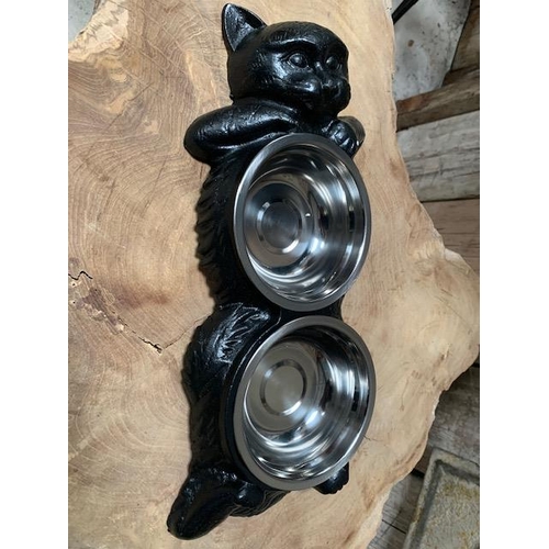 36 - BOXED NEW CAST IRON CAT DISH HOLDER WITH 2 REMOVABLE DISHES (H: 4cm W: 40cm D: 18cm)