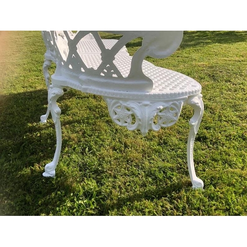 6 - METAL ORNATE GARDEN BENCH IN WHITE