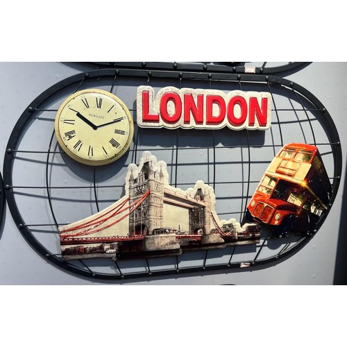 22 - LARGE METAL LONDON WALL ART DECORATION (APPROX 75CM X 45CM)