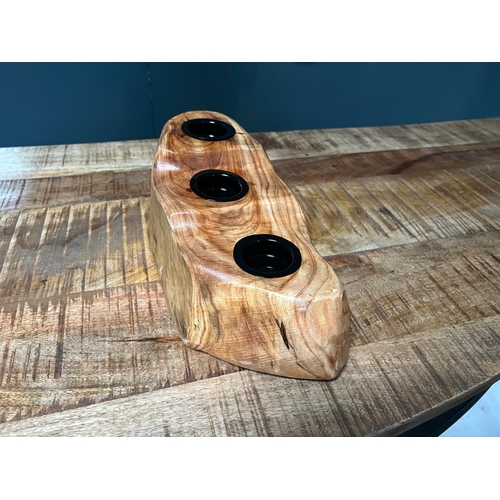 149 - NEW POLISHED NATURAL WOOD CANDLE HOLDER