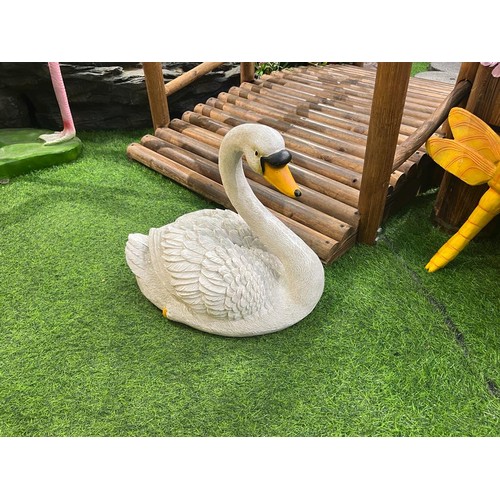 48 - NEW LARGE ELEGANT SWAN STATUE APPROX 40CM