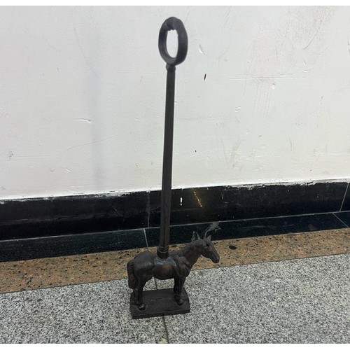 67 - CAST IRON HORSE DOOR STOP