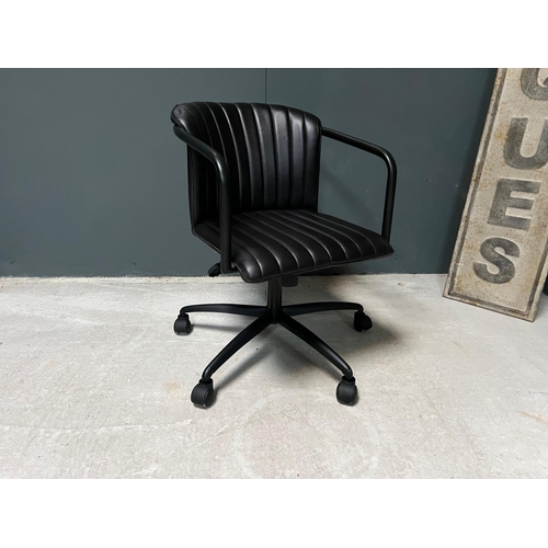 35 - NEW BOXED RIBBED LEATHER OFFICE SWIVEL CHAIR IN BLACK