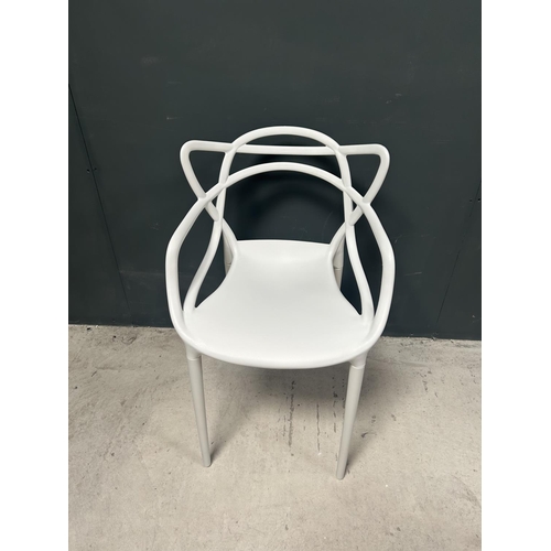 1 - BOX OF 4 NEW DESIGNER PLASTIC PHILIPPE STARCK INSPIRED DINING CHAIRS IN WHITE