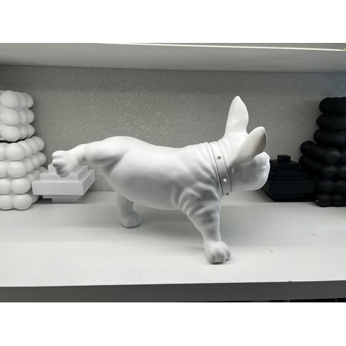 115 - NEW BOXED UNIQUE RESIN FRENCH BULLDOG FIGURE IN WHITE