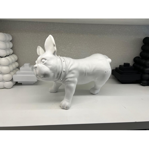 115 - NEW BOXED UNIQUE RESIN FRENCH BULLDOG FIGURE IN WHITE