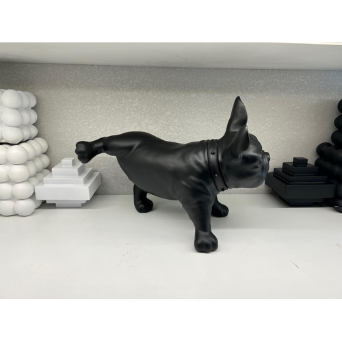 116 - NEW BOXED UNIQUE RESIN FRENCH BULLDOG FIGURE IN BLACK