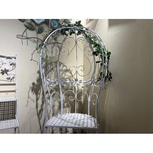 35 - NEW IRON ORNATE ROUND GARDEN CHAIR IN WHITE