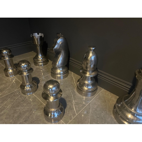 1 - GIANT SOLID BRASS AND NICKEL CHESS SET - INDOOR/OUTDOOR 32P/C - BOX NEW