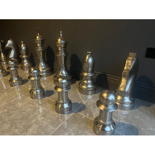 1 - GIANT SOLID BRASS AND NICKEL CHESS SET - INDOOR/OUTDOOR 32P/C - BOX NEW