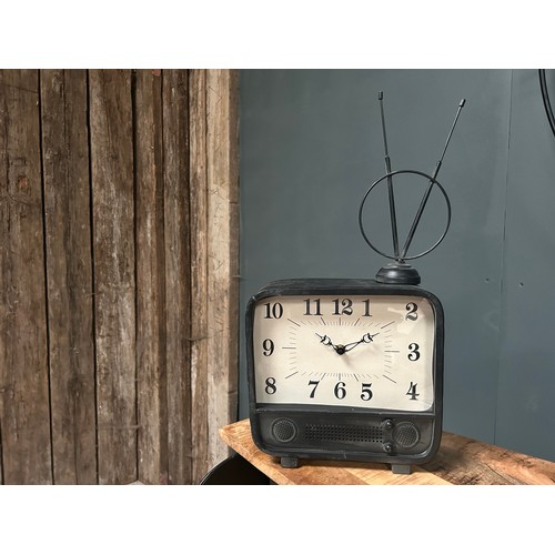 88 - BOXED NEW 55CM RETRO TV CLOCK