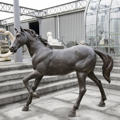 10 - EXCEPTIONAL LIFE SIZE CAST BRONZE HORSE SCULPTURE FINELY DETAILED - 200CM LONG