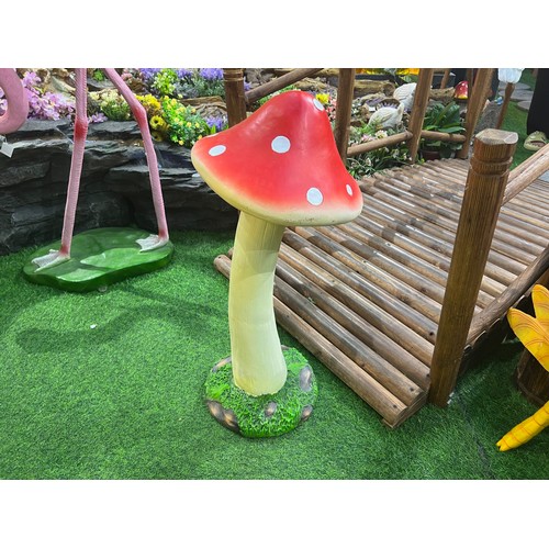 NEW LARGE UNIQUE GARDEN MUSHROOM TOAD STOOL STATUE APPROX 70CM TALL