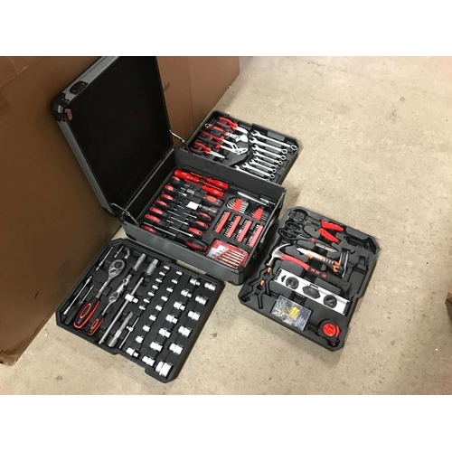 179 - PROFESSIONAL CHROME VANADIUM TOOL SET ON WHEELS