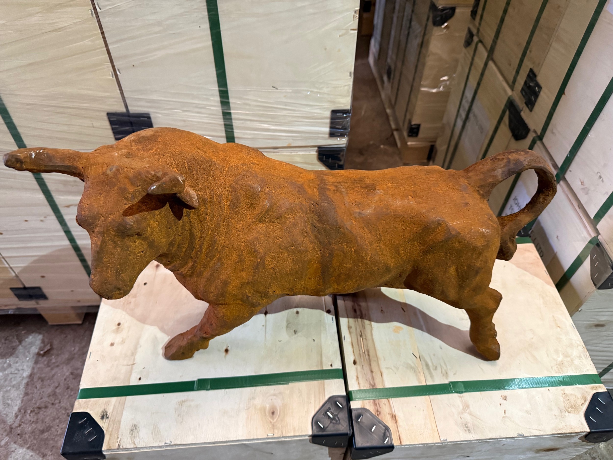 HEAVY CAST IRON BULL STATUE IN RUSTY FINISH