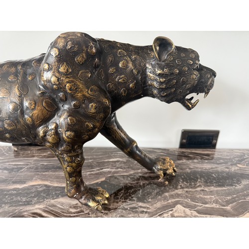 44 - HUGE 120CM CAST BRASS CHEETAH STATUE