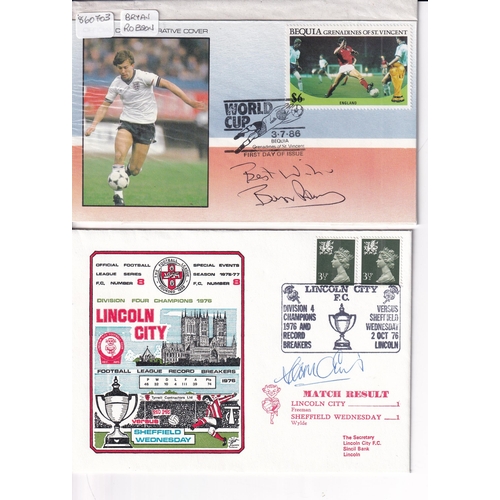 42 - Footballers autograph covers (19) inc World Cup winners Martin Peters, Bobby Charlton, Jack Charlton... 