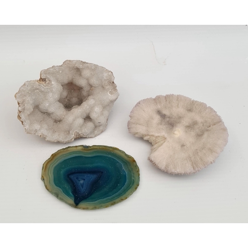 127 - Assorted Minerals Includes Nice Blue & Green Agate Slice measures 8cm wide. Shipping is available yo... 