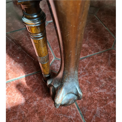 190 - Early Victorian Mahogany Dining Table Ball and Claw Feet on Original Casters. Measures 107cm wide 13... 