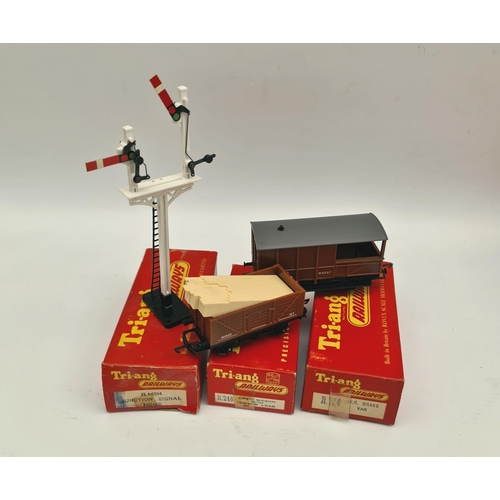 236 - Model Train Tri-ang 00 Signals & Rolling Stock in Original Boxes. Includes R142H Junction Signal Hom... 